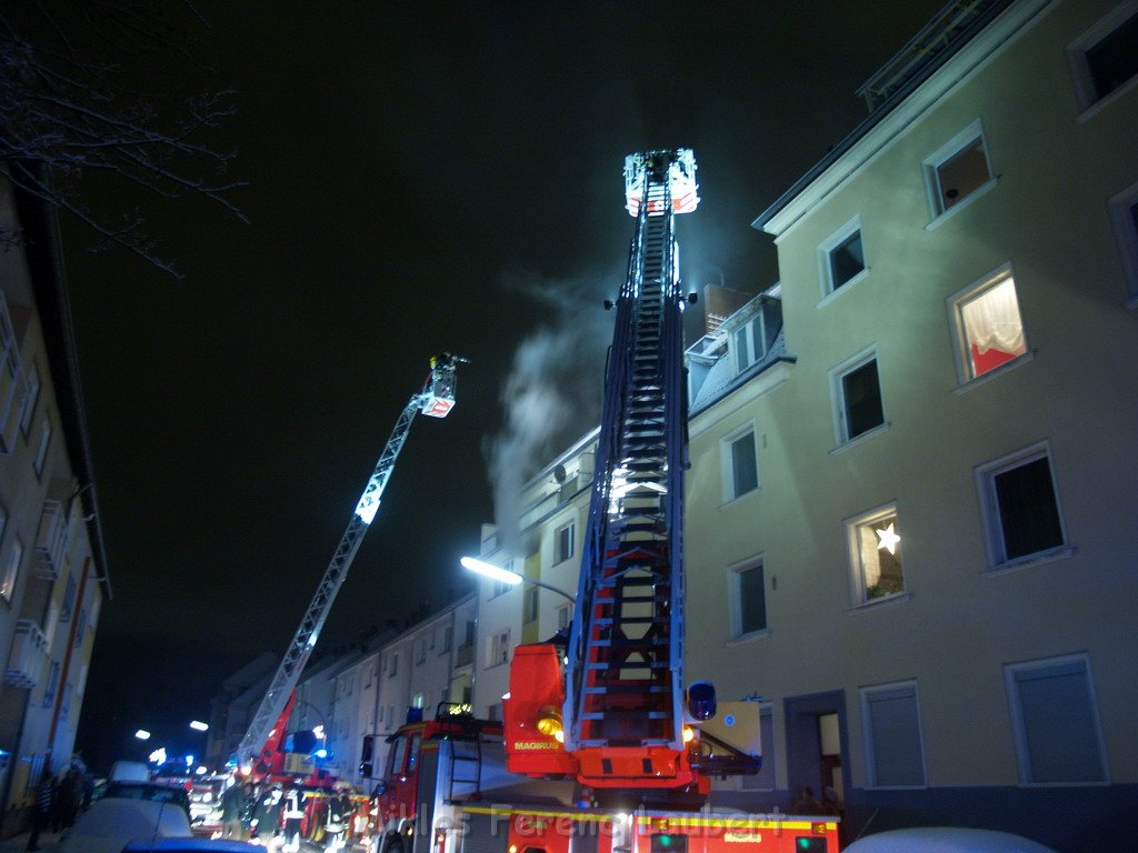 Feuer in Kueche Koeln Vingst Homarstr P608.JPG